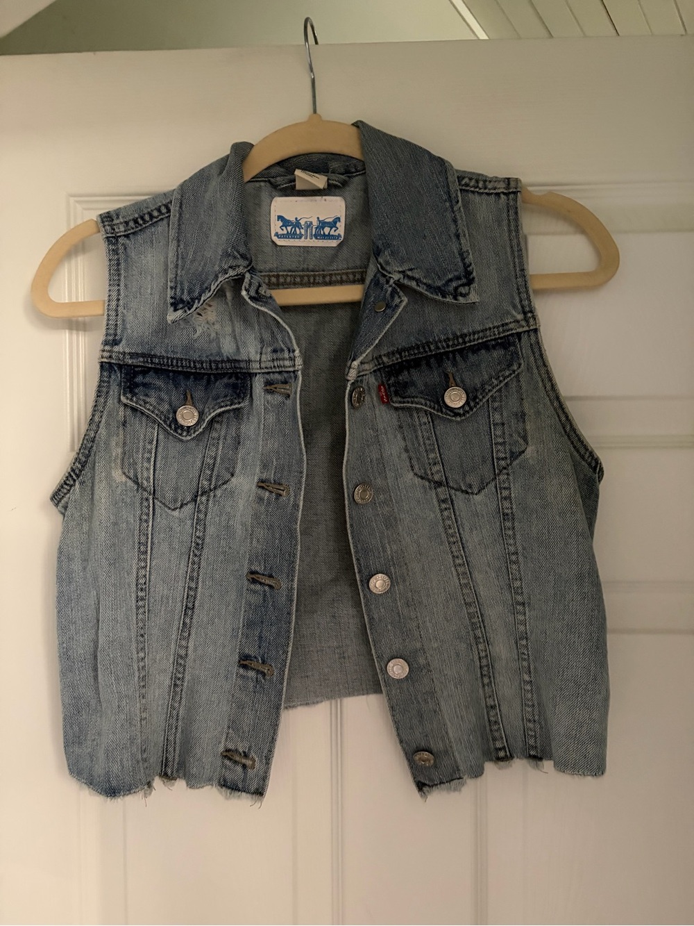 Levi’s Women’s Denim Vest Distressed Size S